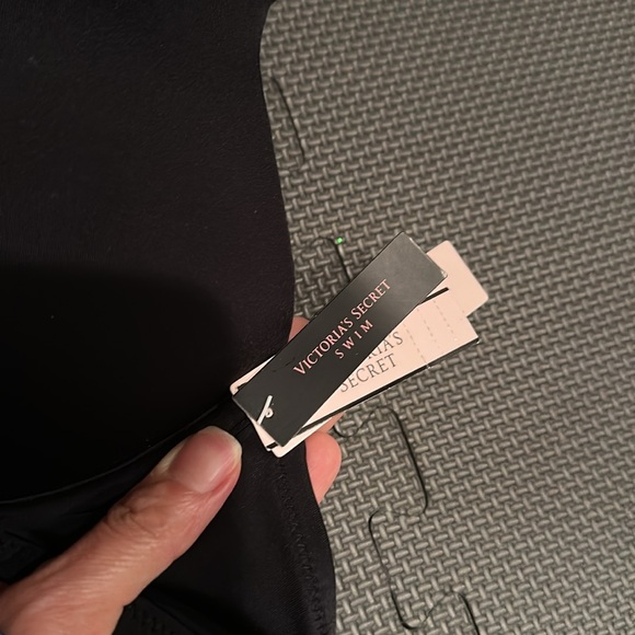 New Victoria secret bikini swim top size 34C - Picture 2 of 8